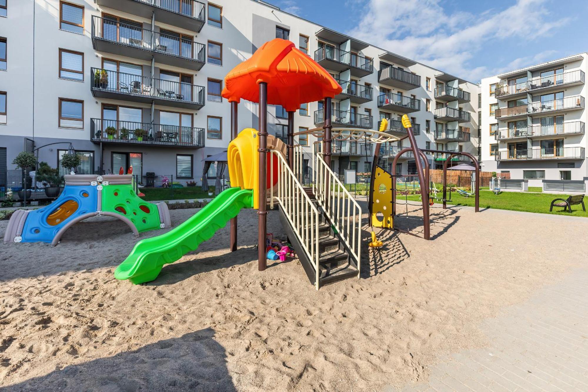 Color Apartments Apartament Black & White Kołobrzeg Esterno foto