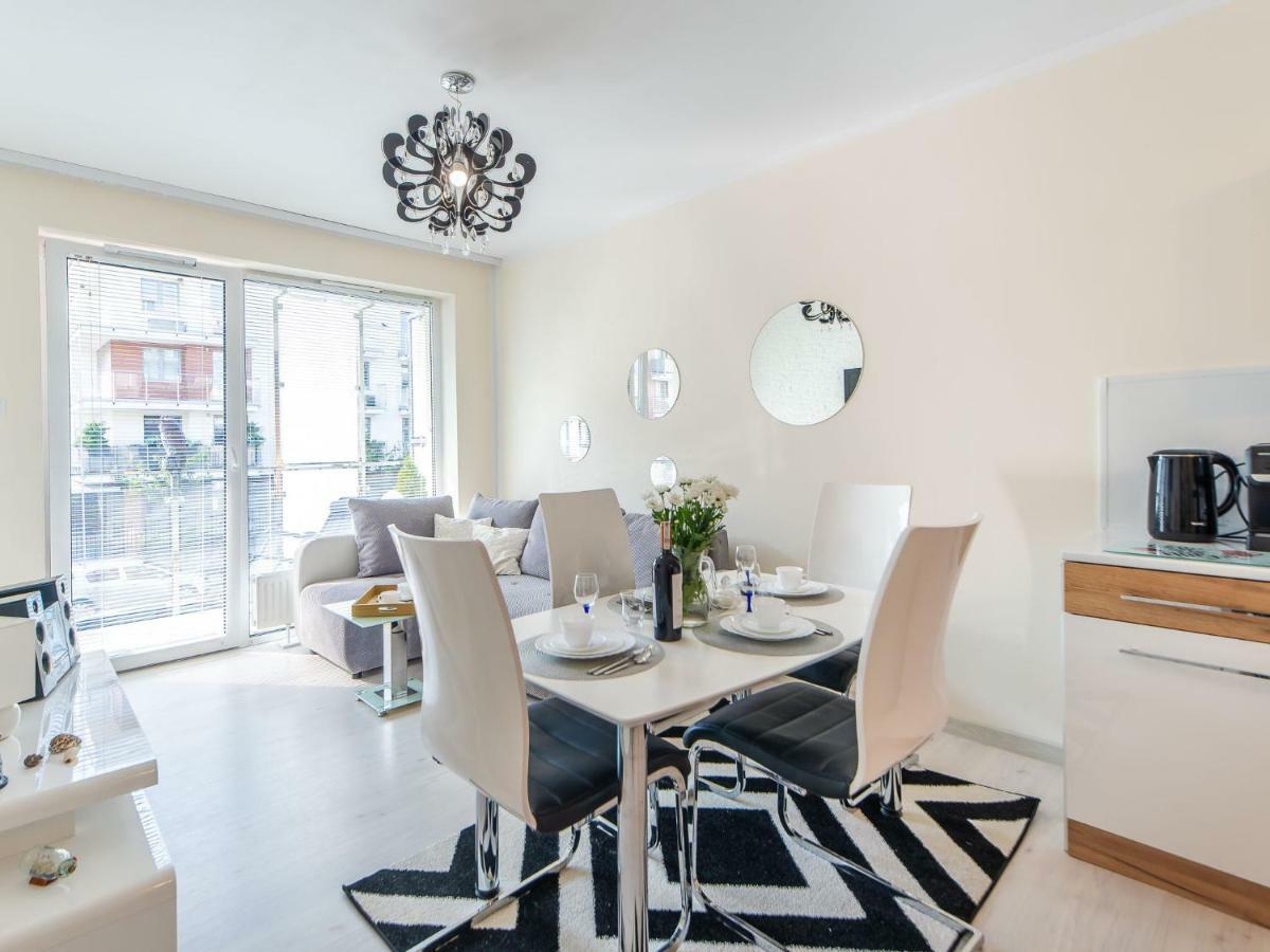 Color Apartments Apartament Black & White Kołobrzeg Esterno foto